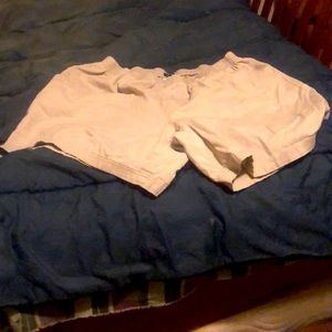 I am selling women’a basic edition shorts.